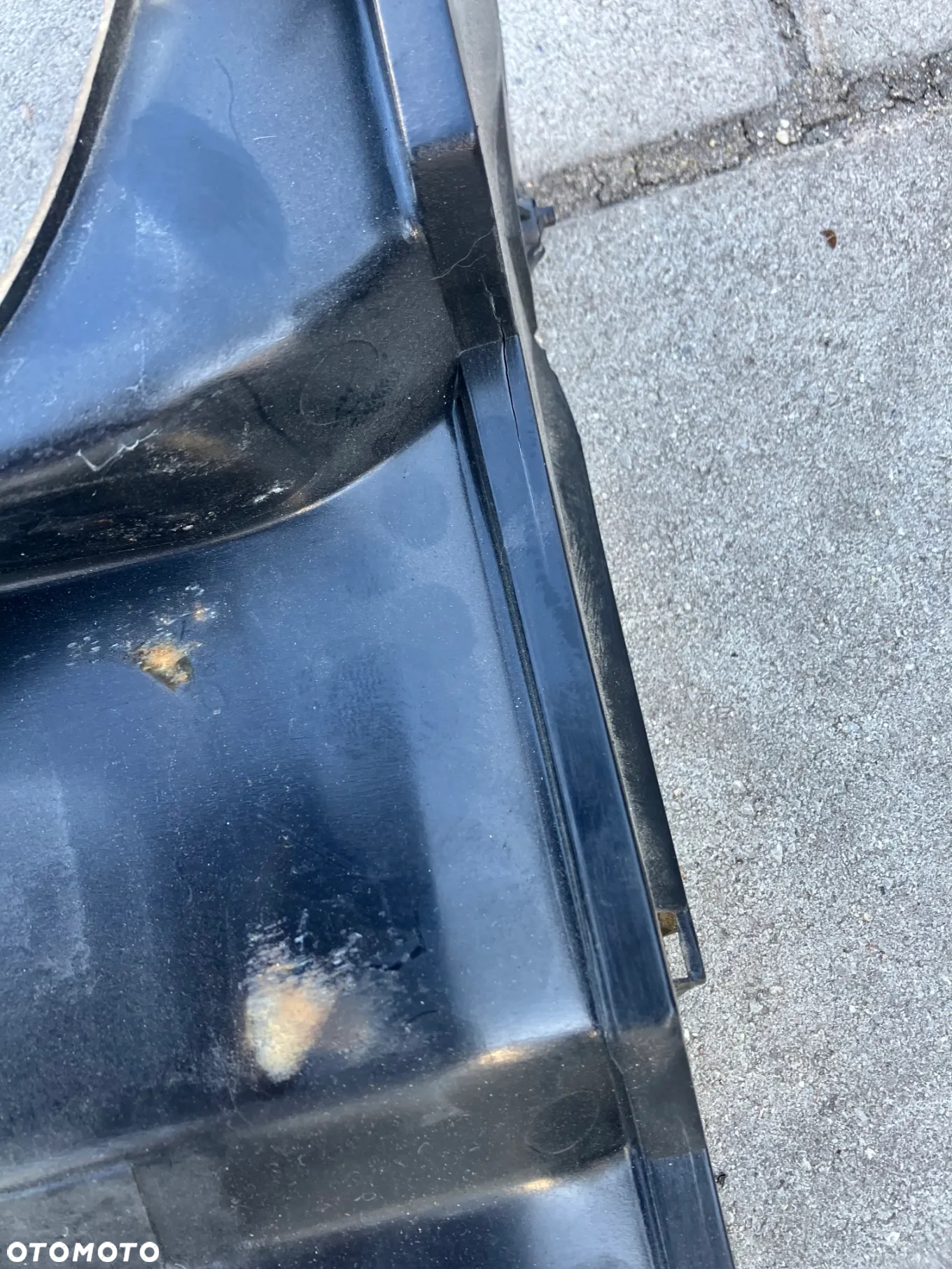 OSŁONA PASA TYŁ BMW E34 SEDAN WNĘKA BAGAŻNIKA PLASTIK 8126559 MASKOWNICA ZAMKA KLAPY - 4