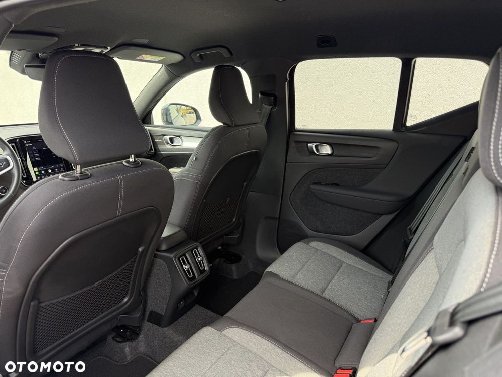 Volvo XC 40 - 25