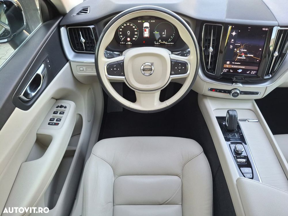 Volvo XC 60 T6 AWD Recharge Geartronic Inscription - 15