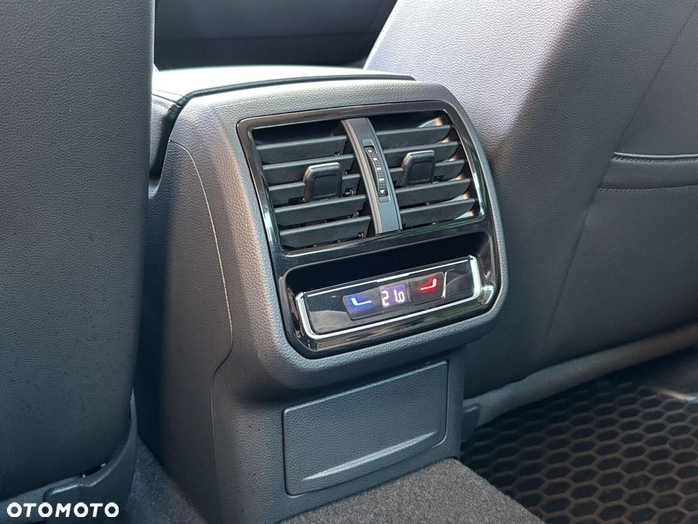 Volkswagen Passat - 22