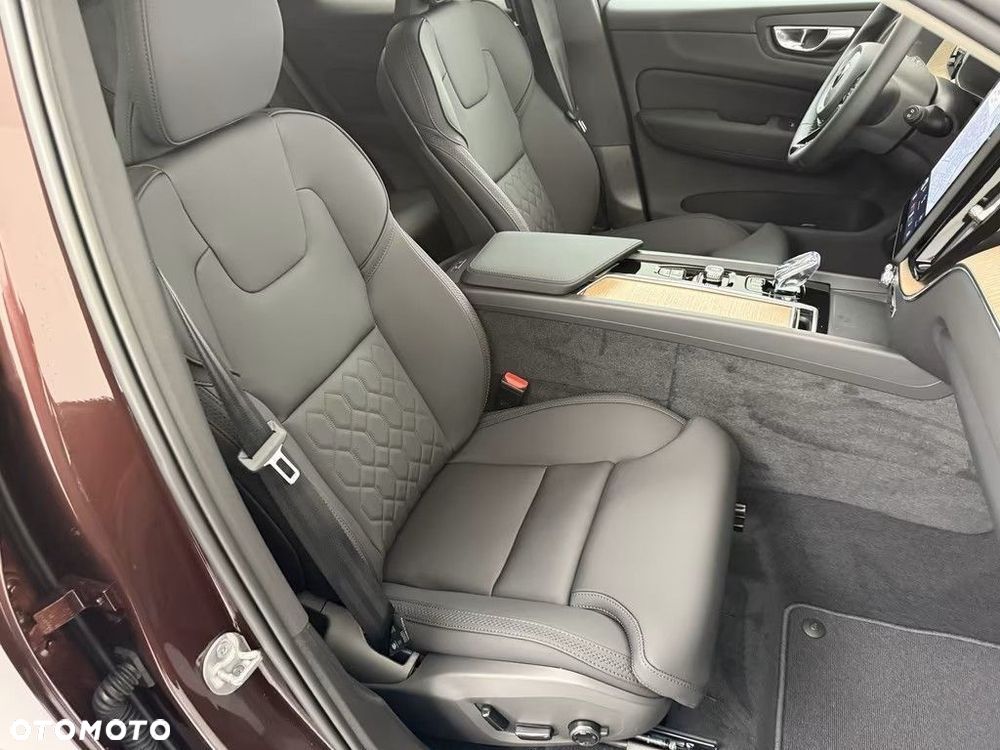 Volvo XC 60 T6 Plug-In Hybrid AWD Plus Bright - 21