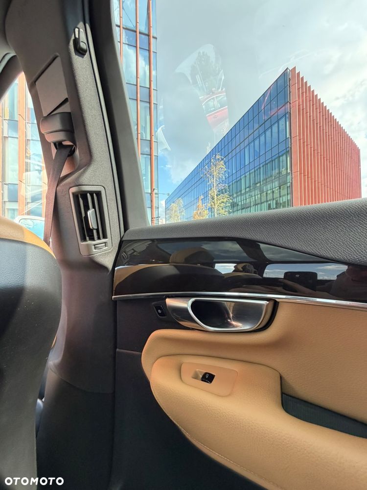 Volvo XC 90 - 6