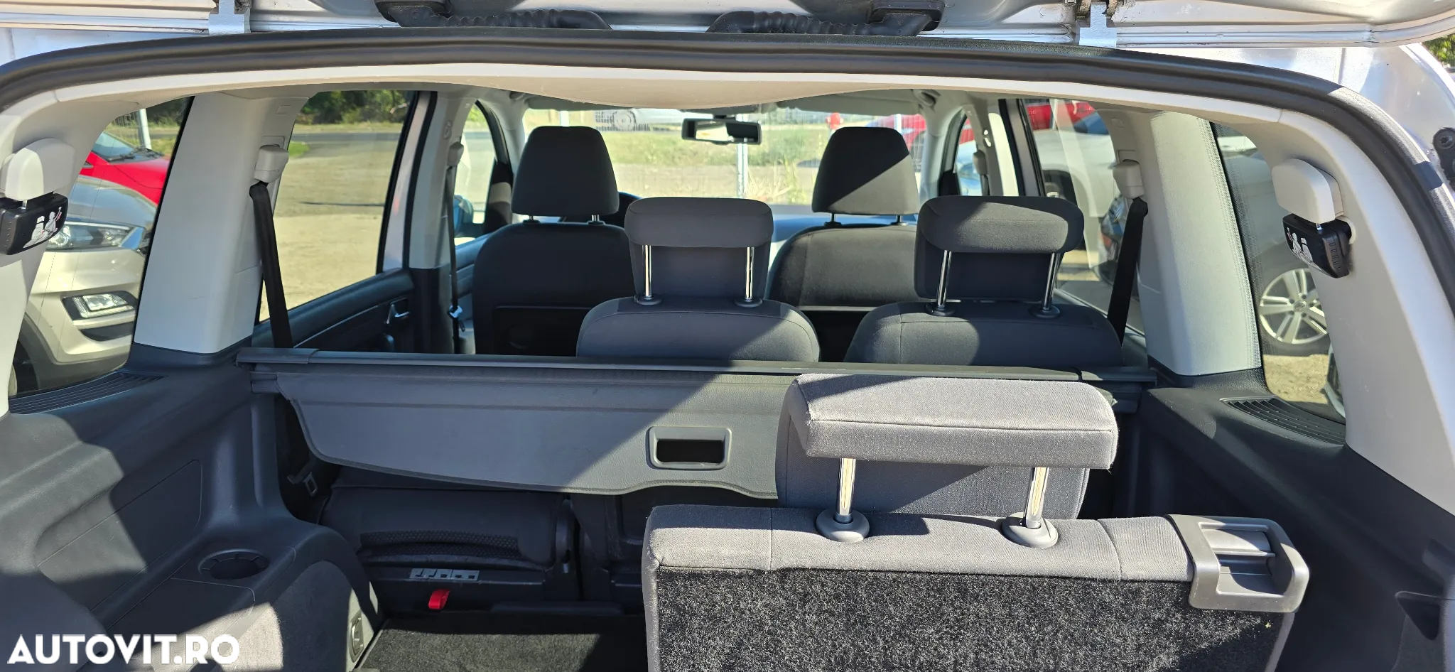 Volkswagen Touran 1.6 TDI BlueMotion Technology Comfortline - 6