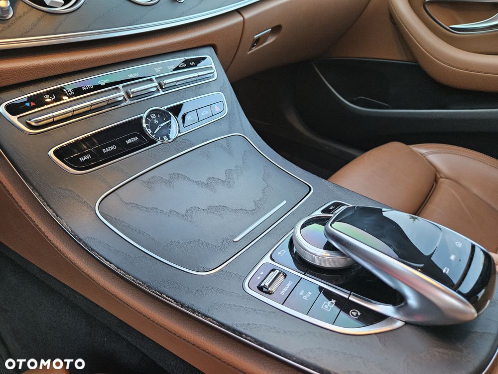 Mercedes-Benz Klasa E 220 d AMG - 13