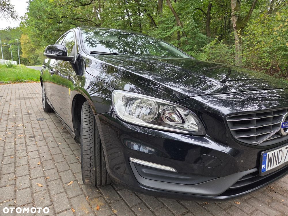 Volvo V60 D2 Momentum - 11