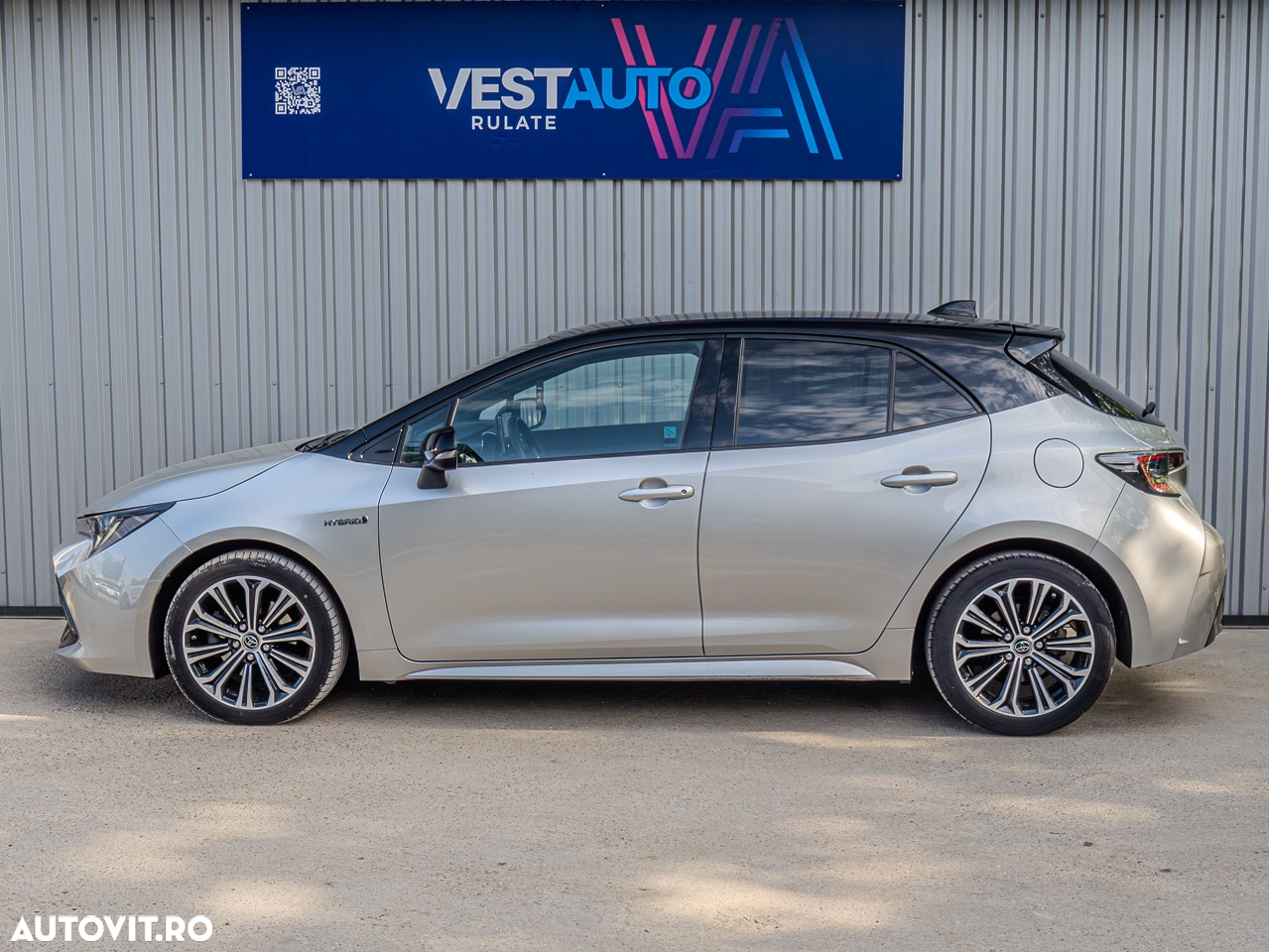 Toyota Corolla 2.0 HSD Exclusive Plus Bi-tone - 17