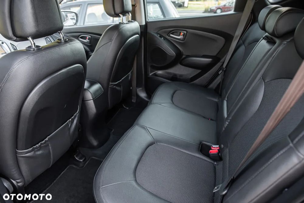 Hyundai ix35 1.7 CRDi 2WD blue Finale Silver - 25