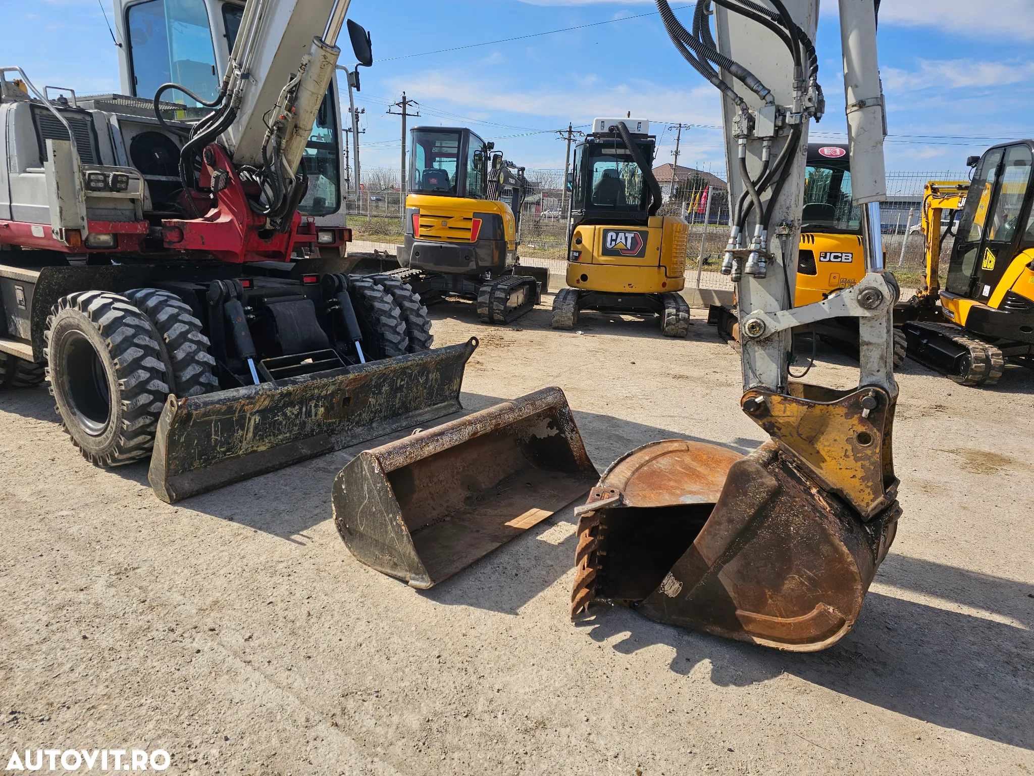 Takeuchi TB175W excavator pe roti 4 cupe  pe pneuri buldoexcavator - 6