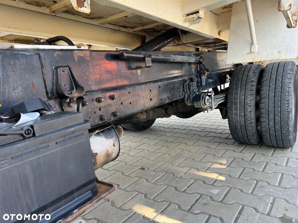 Nissan CABSTAR - 12