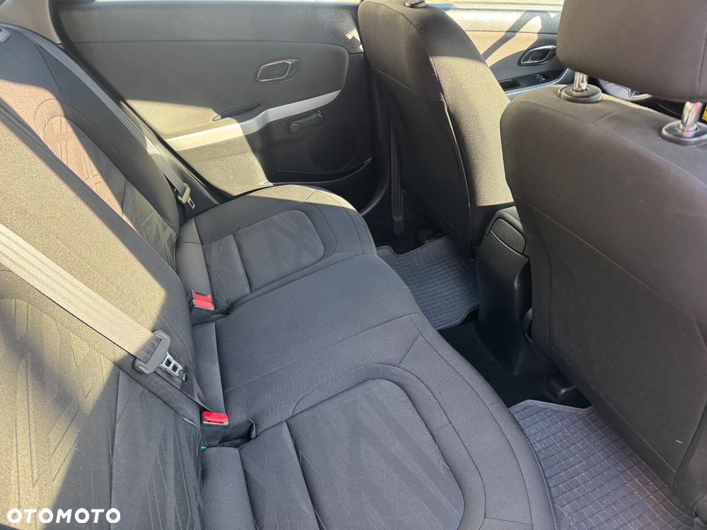 Kia Ceed 1.6 GDI L - 7