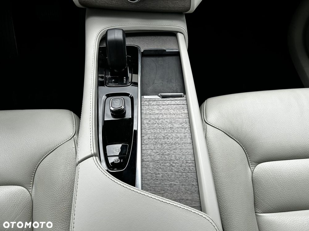 Volvo XC 90 - 13