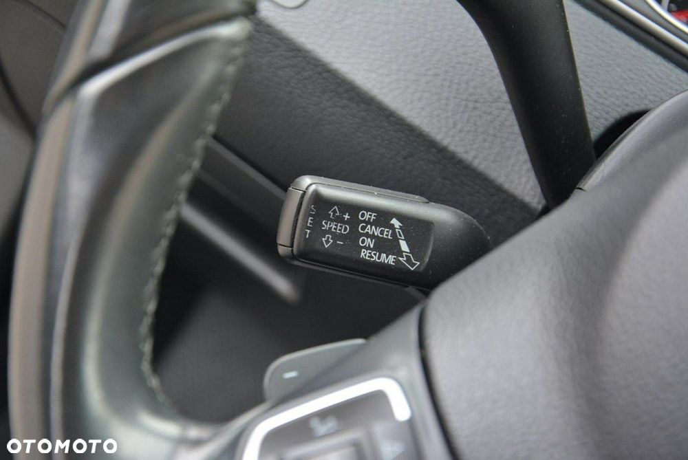 Volkswagen Passat - 33