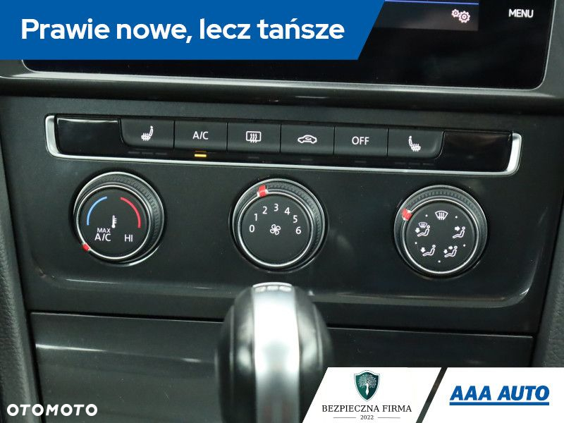 Volkswagen Golf - 12