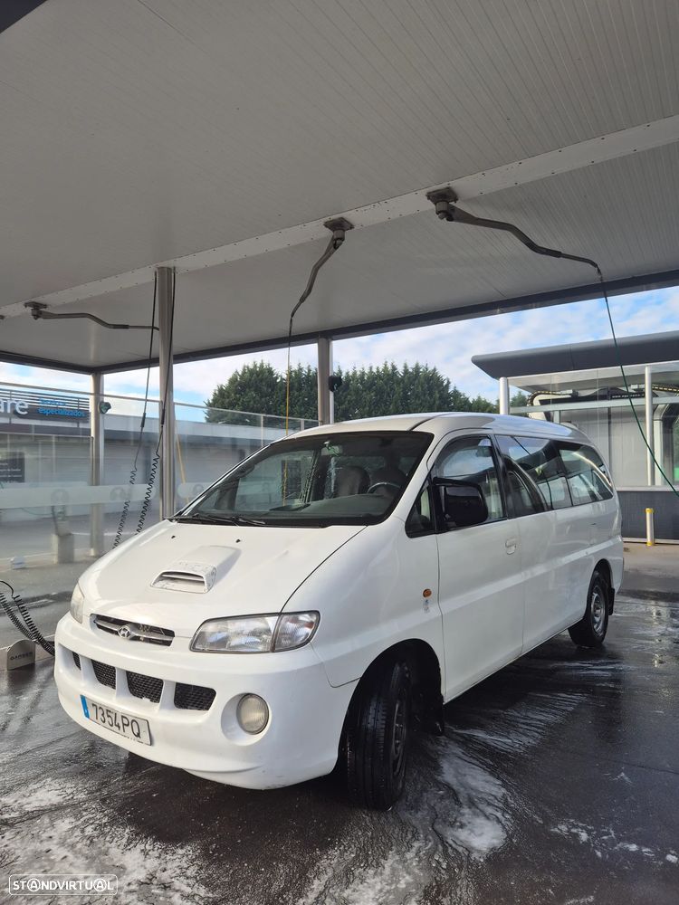 Hyundai H-1 Starex - 2