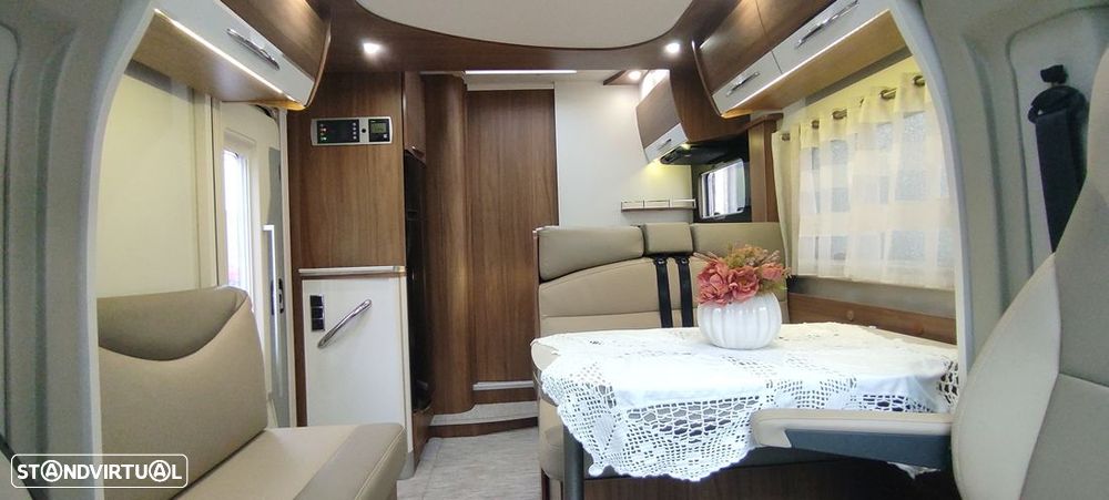 Pilote Essential P746 (Cama central - GPL) - 12