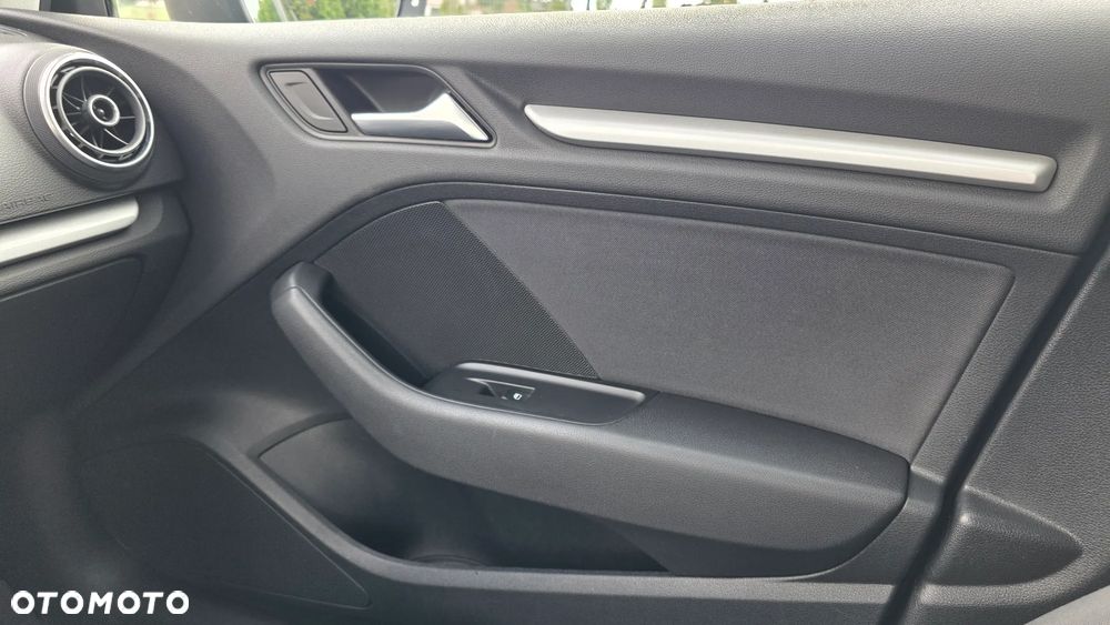 Audi A3 Sportback 1.6 TDI (clean diesel) S tronic Attraction - 14