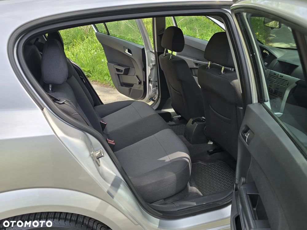 Opel Astra 1.6 Enjoy - 9