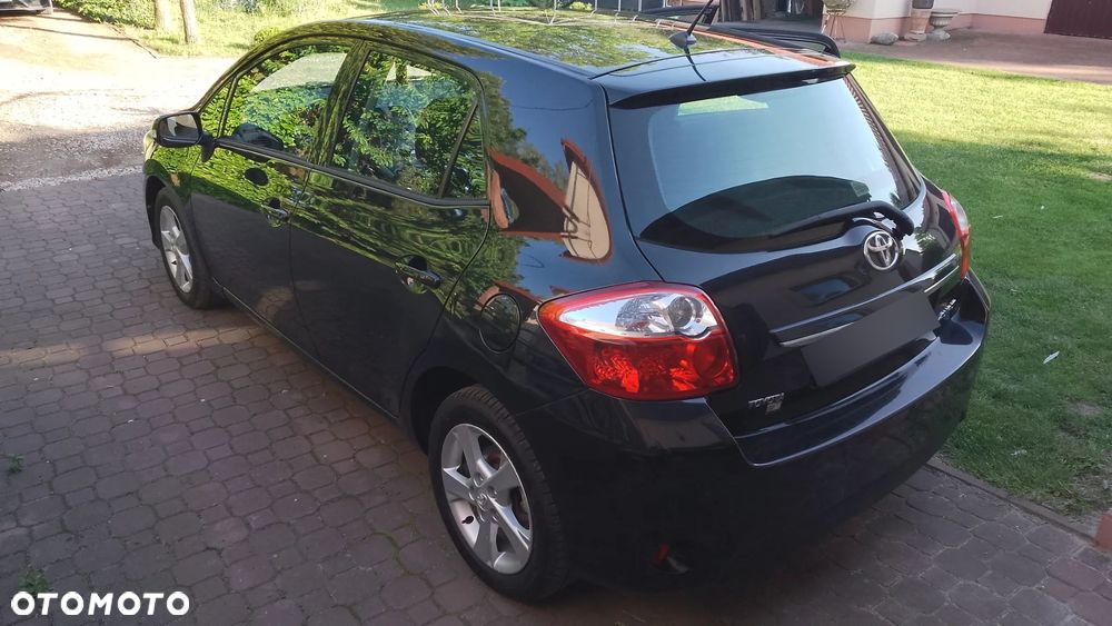 Toyota Auris 1.6 Premium + - 4