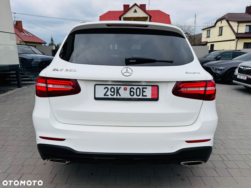Mercedes-Benz GLC 250 4Matic 9G-TRONIC AMG Line - 12
