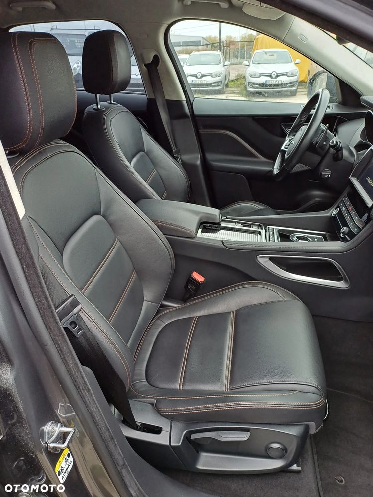 Jaguar F-Pace - 14