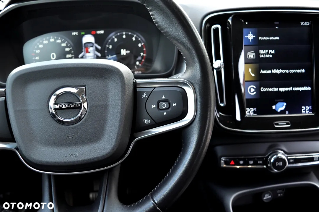 Volvo XC 40 T3 Momentum Pro - 26