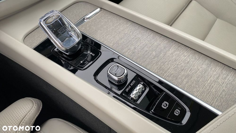 Volvo XC 60 B4 D AWD Inscription - 20