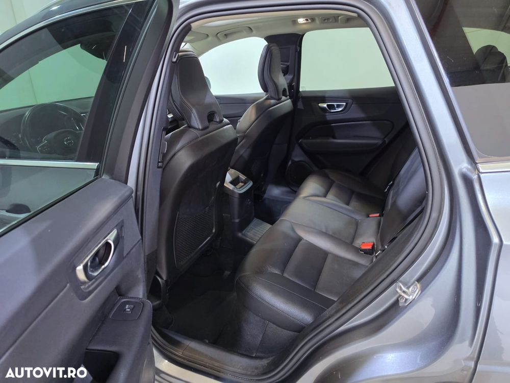 Volvo XC 60 T6 AWD Recharge Geartronic Inscription - 19
