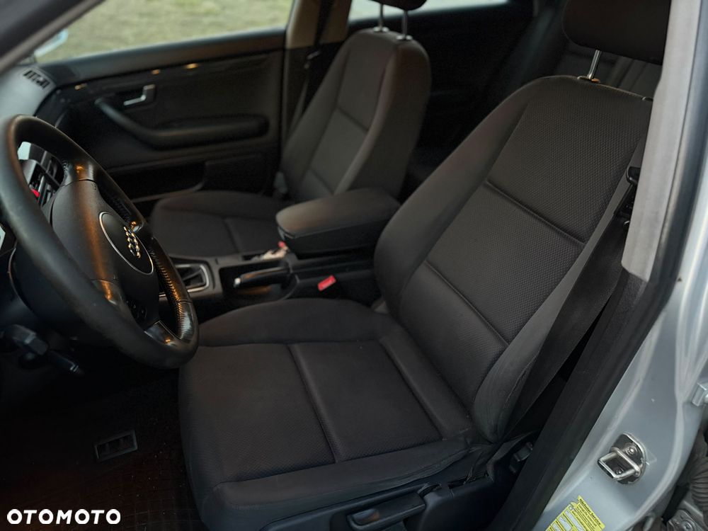 Audi A4 Limousine - 8