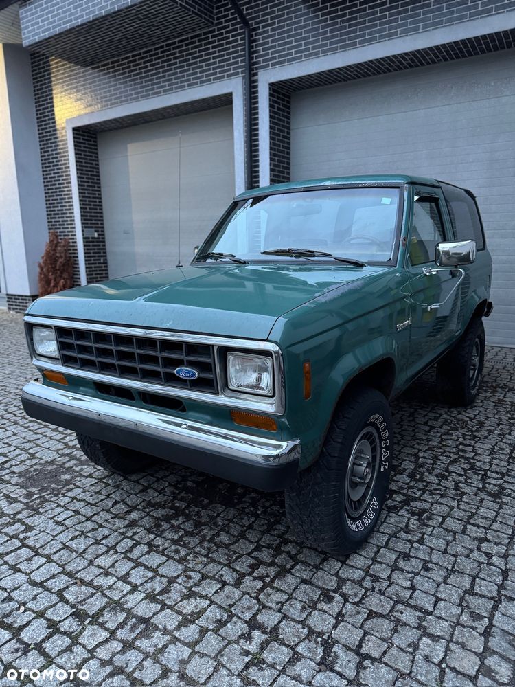 Ford Bronco - 2