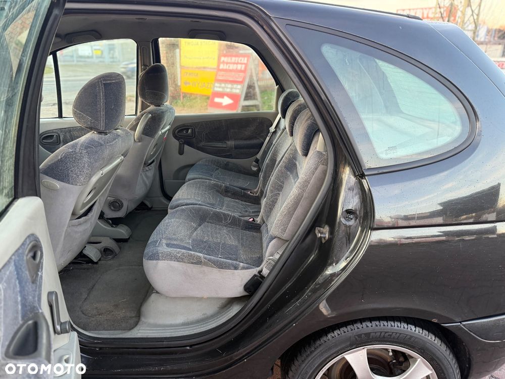 Renault Megane 1.6 Privilege - 13