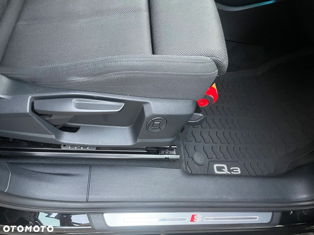 Audi Q3 35 TFSI mHEV S-Line S tronic - 23