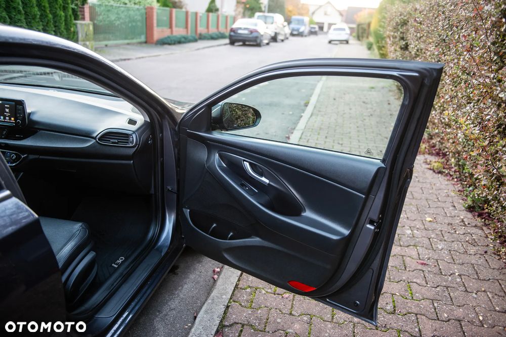 Hyundai i30 1.4 T-GDI DCT Fastback Premium - 27