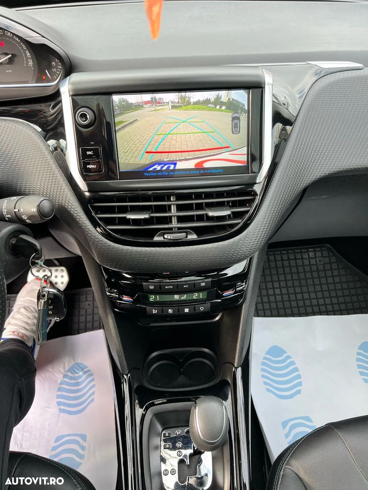 Peugeot 2008 1.2 PureTech Turbo EAT6 S&S Allure - 13