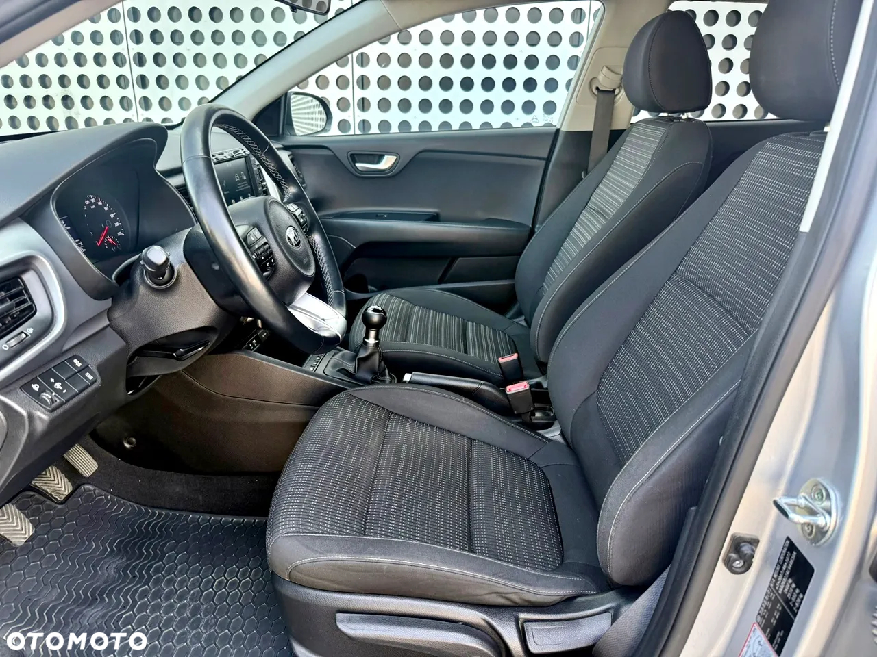 Kia Stonic 1.2 L - 14
