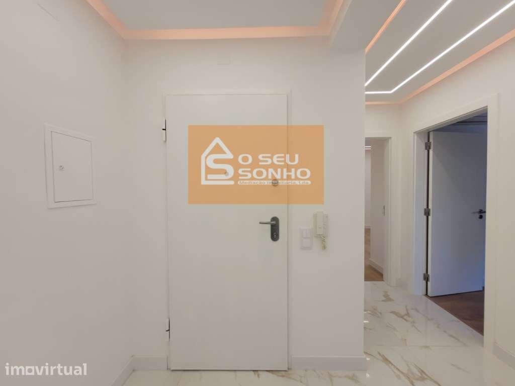 Apartamento T2 na Primeira Linha de Quarteira com Vista Mar - Grande imagem: 5/19