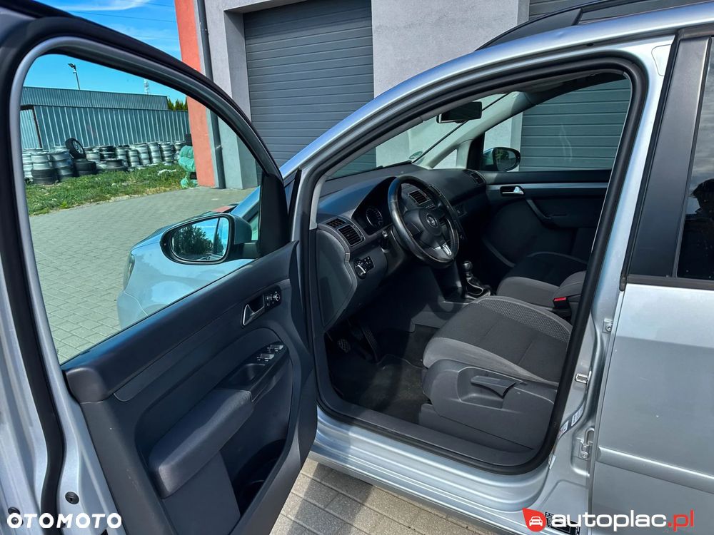 Volkswagen Touran - 20