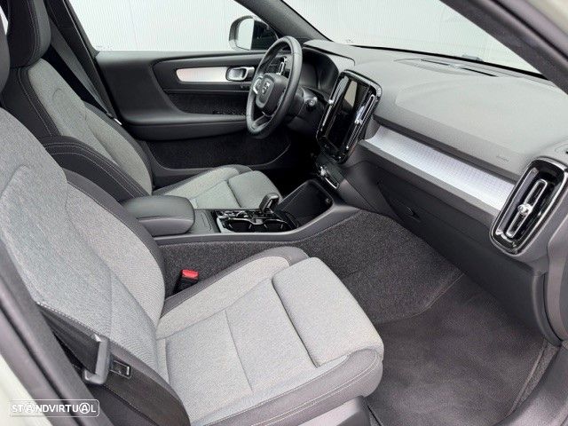 Volvo XC 40 2.0 B3 Plus Dark - 11