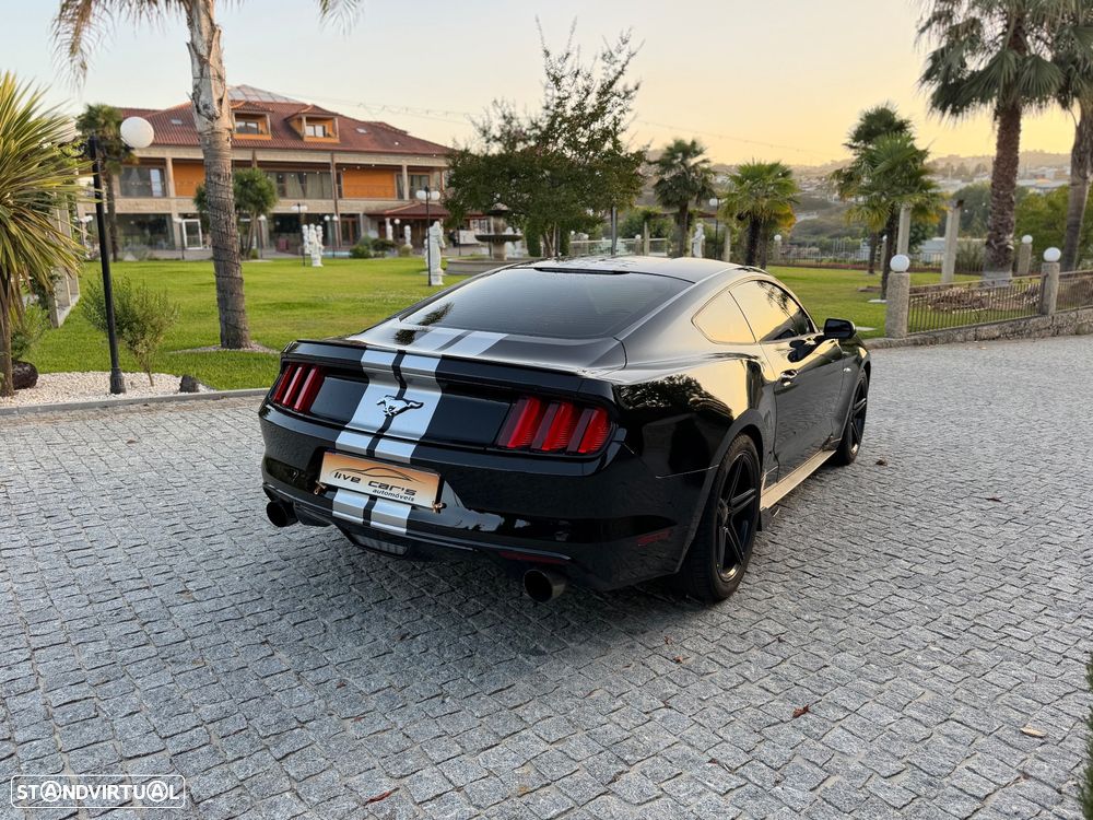 Ford Mustang 2.3 Eco Boost Aut. - 4
