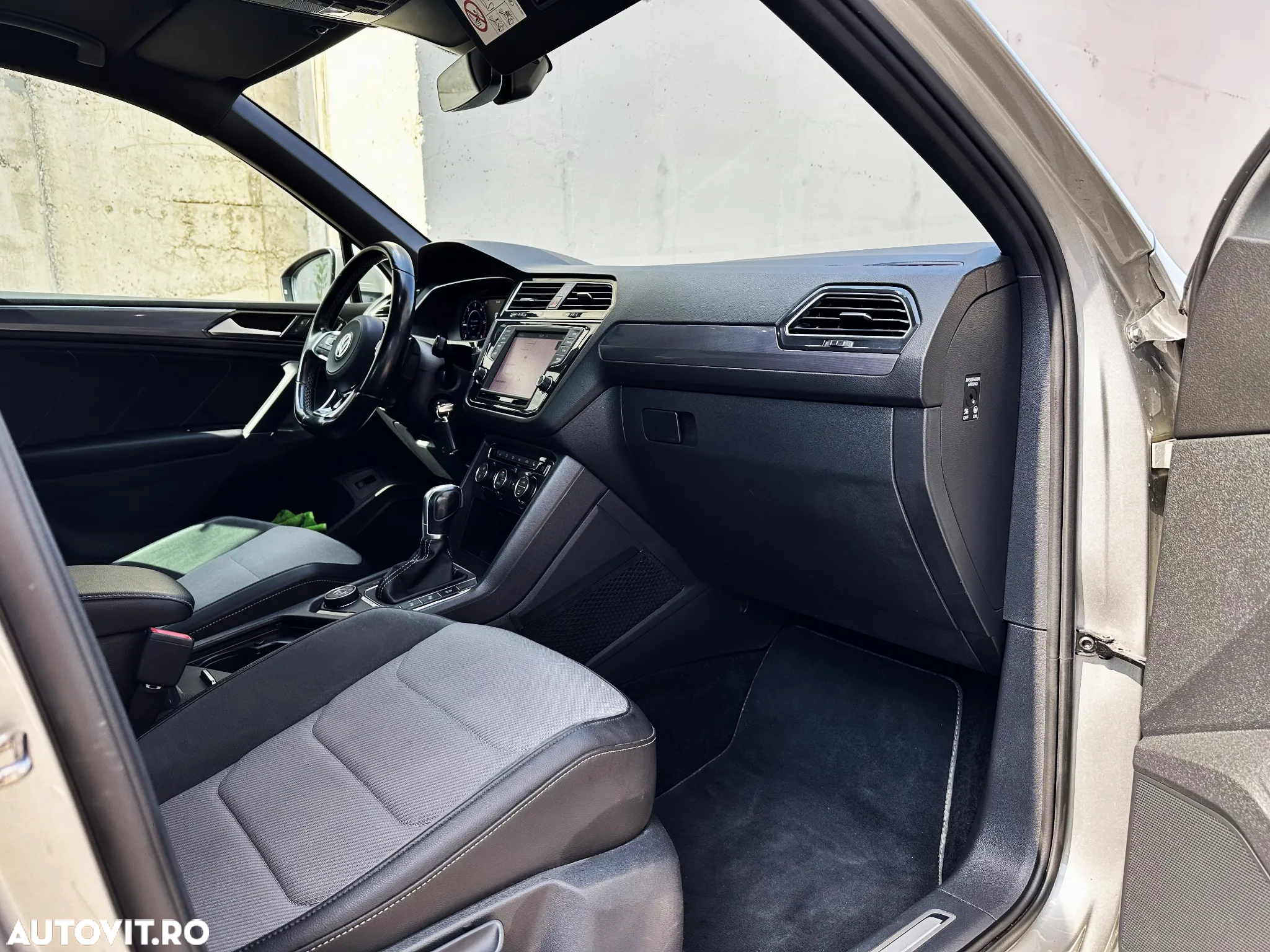 Volkswagen Tiguan 2.0 TDI SCR 4MOTION DSG R-Line - 15