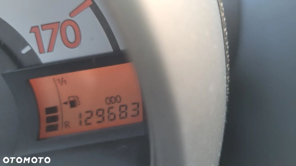 Peugeot 107 1.0 Trendy nICE - 8