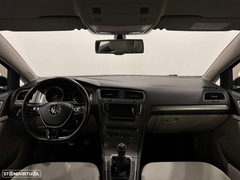 VW Golf 2.0 TDI Confortline - 32
