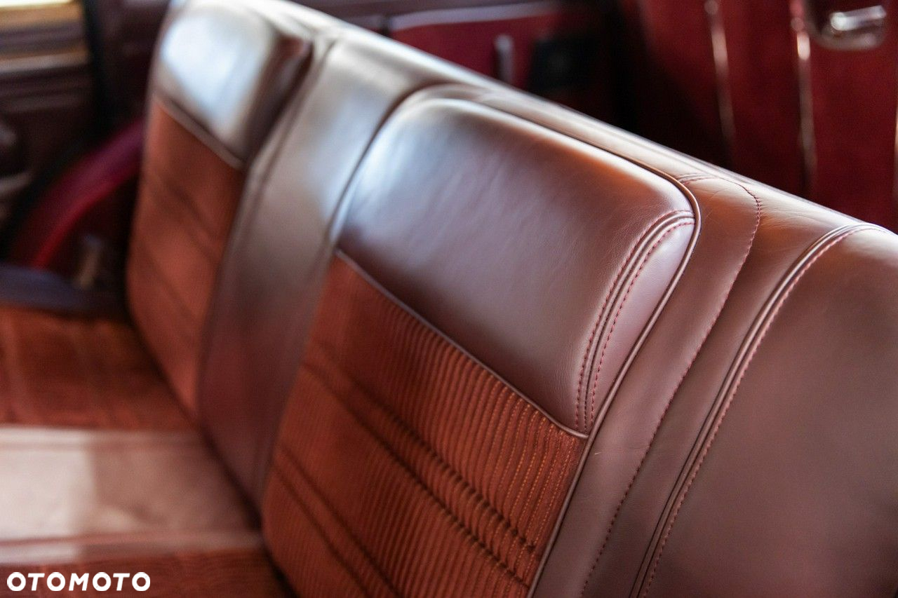 Jeep Wagoneer - 38