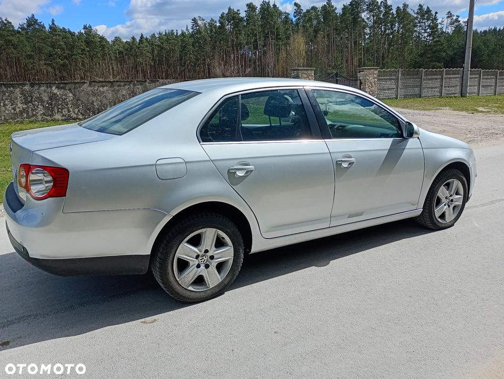 Volkswagen Jetta 1.9 TDI Comfortline - 15