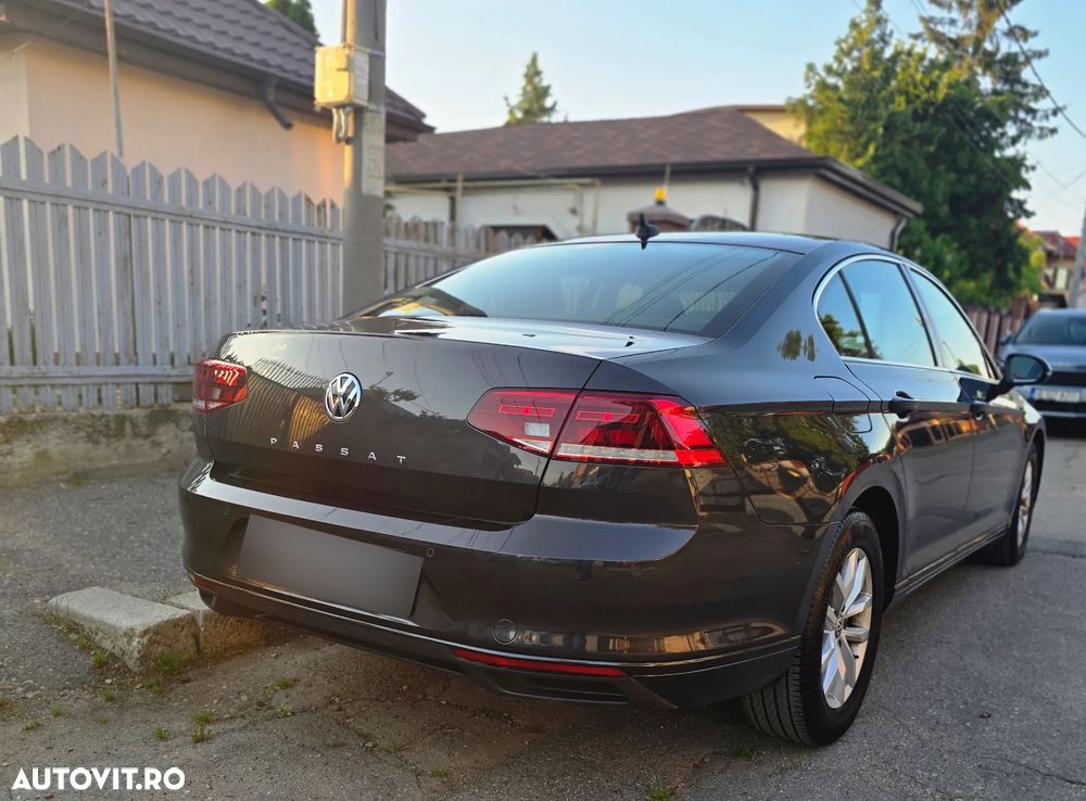 Volkswagen Passat 2.0 TDI DSG Comfortline - 12