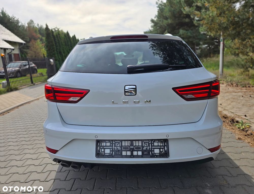 Seat Leon 2.0 TDI DPF Start&Stop DSG XCELLENCE - 4
