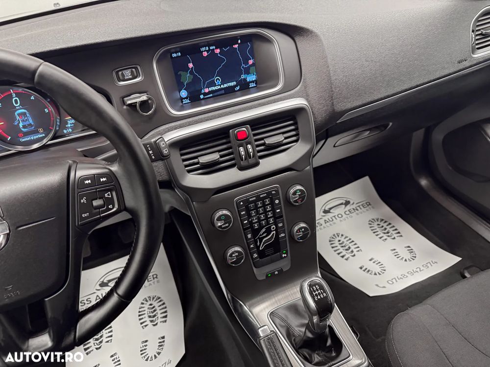 Volvo V40 D4 Kinetic - 21