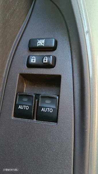 Toyota iQ 1.0 + - 21