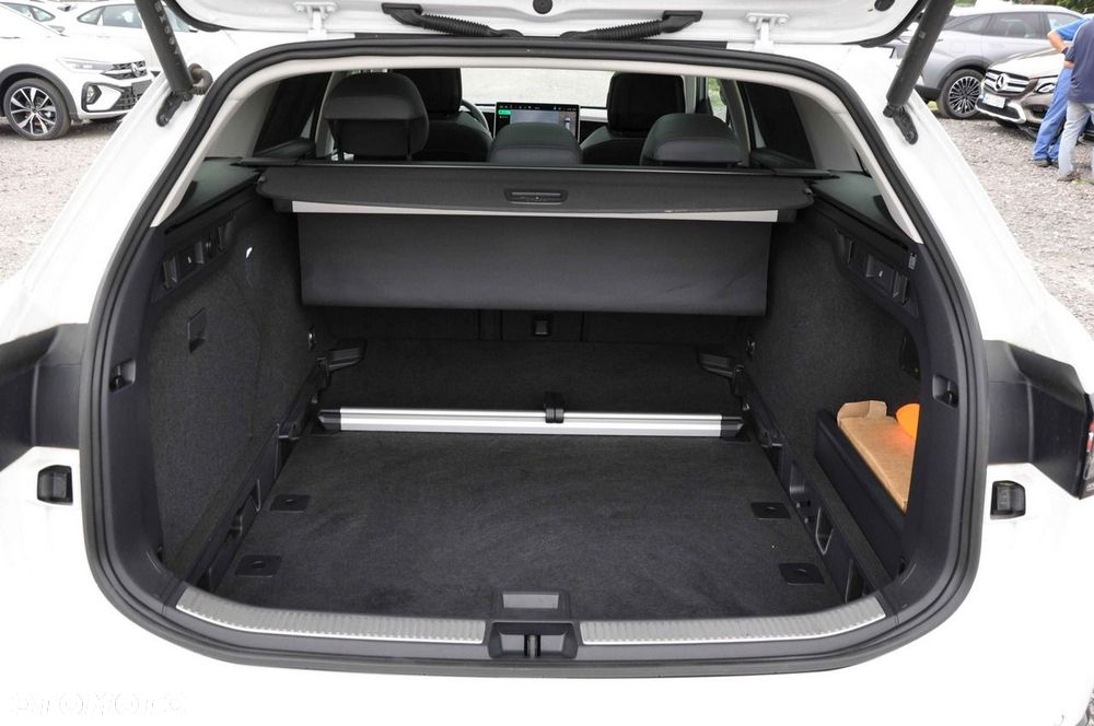 Volkswagen Passat Variant 2.0 TDI SCR DSG Elegance - 37