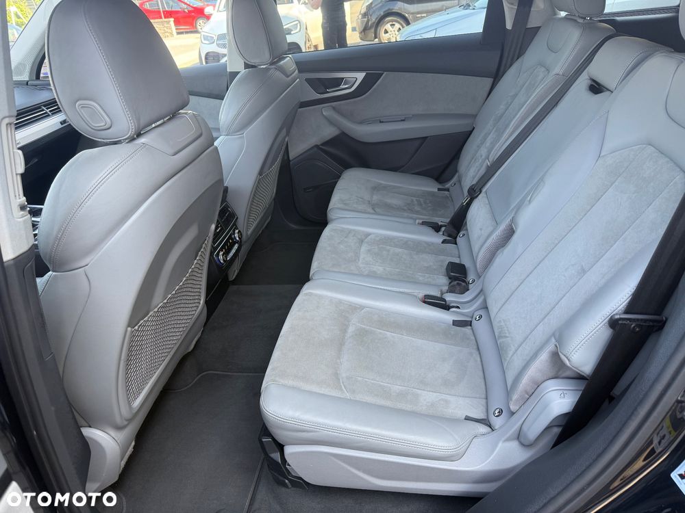 Audi Q7 - 30