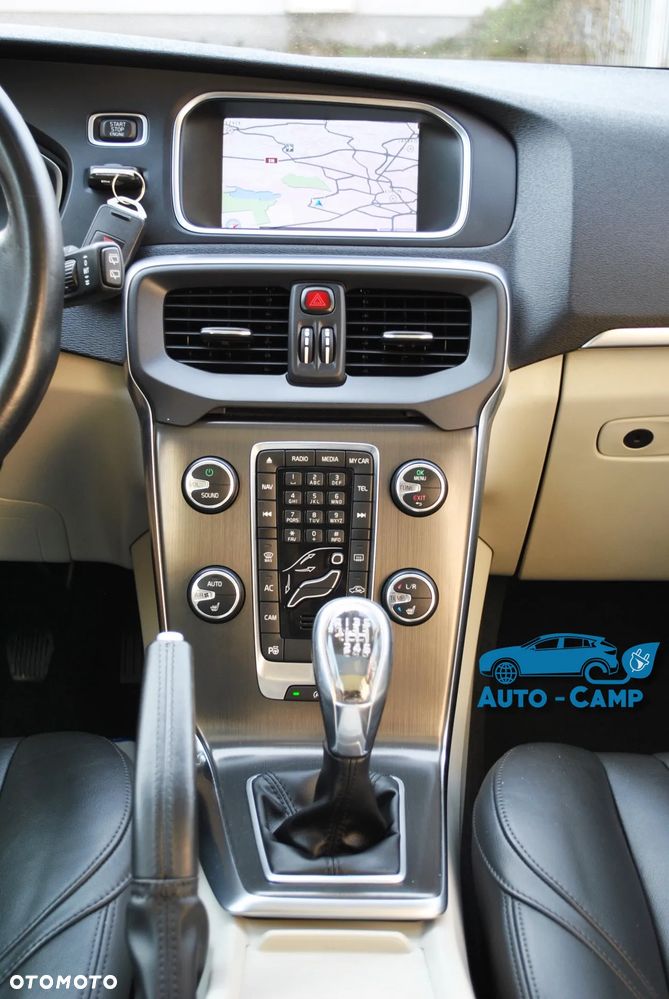 Volvo V40 D2 Summum - 21